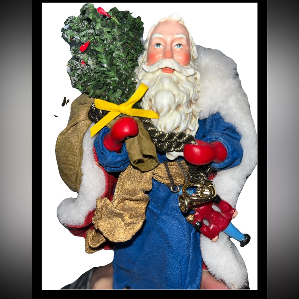 Possible Dreams Christmas Santa Enchanted Journey 2004,  Red Coat Gifts Bag Tree